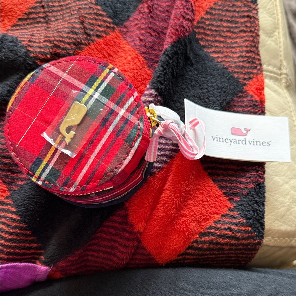 Vineyard Vines Red and Black Plaid Coin Pouch or jewelry bag. Approx 31/2x3” New